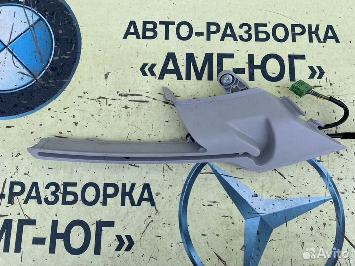 Mercedes W213 All Terrain паз шторки багажника LH