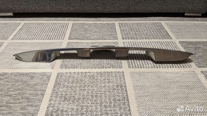 Молдинг задней двери багажника Fielder 121