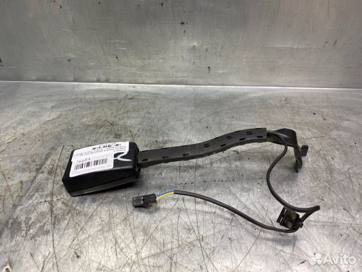 Ответная часть ремня безопасности Volkswagen Golf