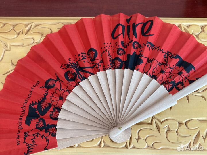 Кастаньеты и веер для танца фламенко