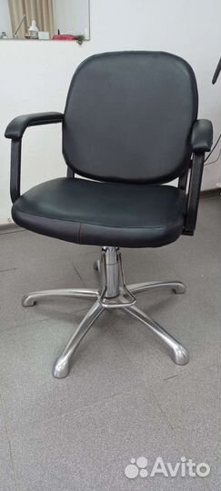 Парикмахерское кресло