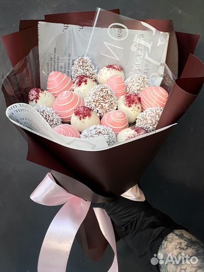 Букет из клубники в шоколаде сладкий подарок