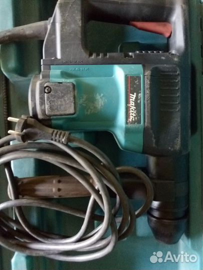 Перфоратор Макита HR3000C