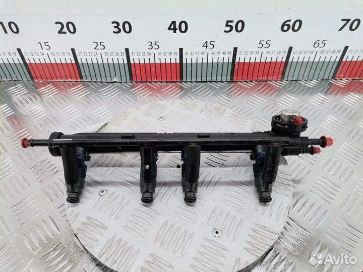 Форсунка Volkswagen Golf 3 2000 06A906031C