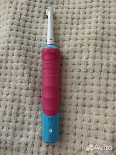 Электрическая зубная щетка oral b детская