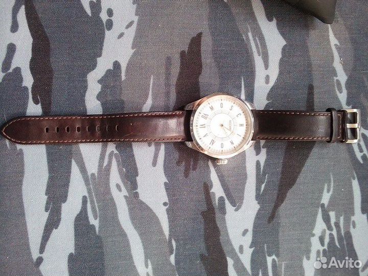 Часы moschino