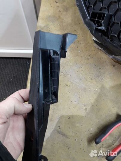 2020-23 Солярис крепление правой фары Solaris