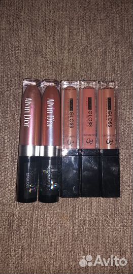 Блески для губ 