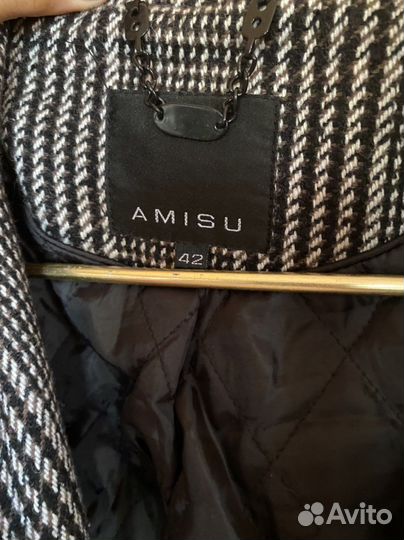 Разная верхняя одежда женская