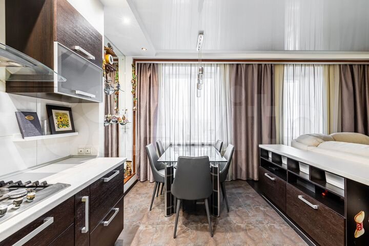 4-к. квартира, 126,5 м², 8/10 эт.