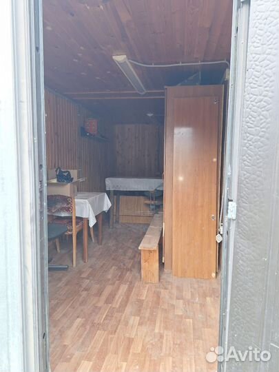 Металлический вагончик