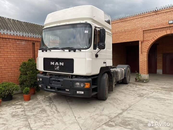 MAN 19.403 с полуприцепом, 1998