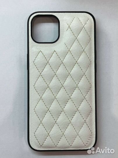 Чехол на iPhone 13