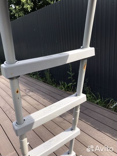 Лестница для каркасного бассейна