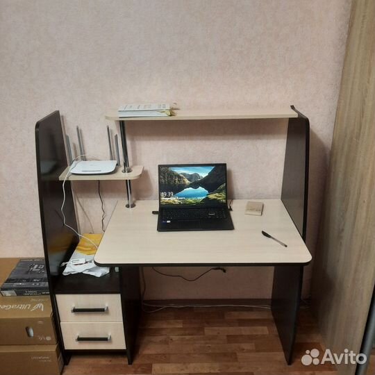 Компьютерный стол