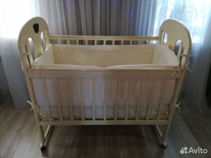 Детская кроватка