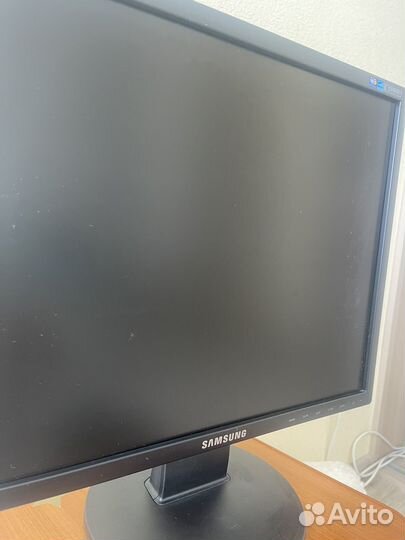 Монитор Samsung