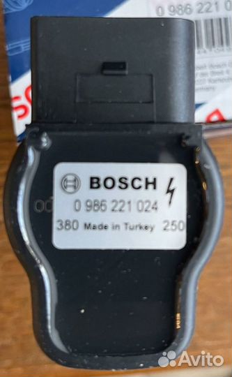 Катушка зажигания Bosch 0 986 221 094