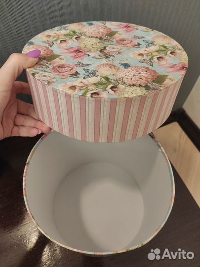 Коробочка подарочная картонная