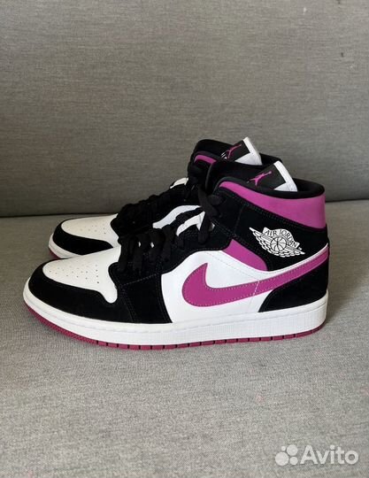 Nike Air Jordan 1 Mid Magenta