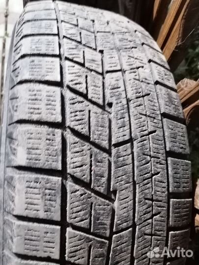 Yokohama Ice Guard IG60 215/60 R16