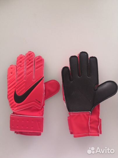 Детские вратарские перчатки Nike 4