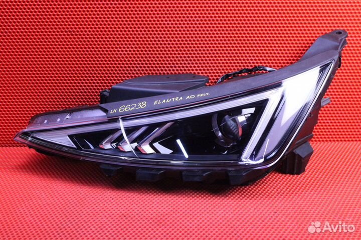 Фара левая Hyundai Elantra AD G4FG 92101-F2520