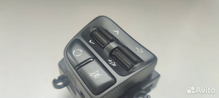 Кнопки на мульти руль Kia Ceed 2