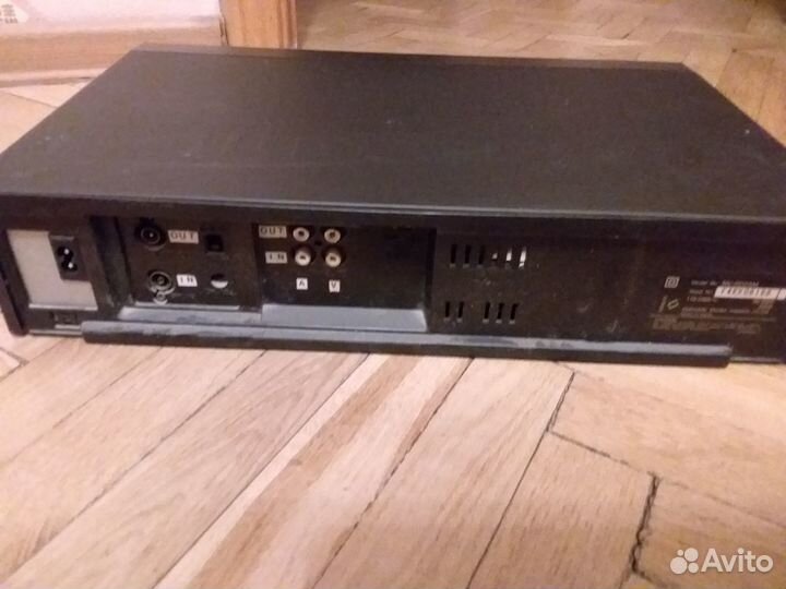 Видеомагнитофон Panasonic NV-SD2