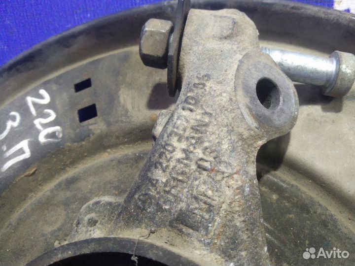 Задний правый поворотный кулак Mercedes-Benz W220