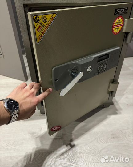 Вскрытие замков — дверей, авто, сейфов за 15 мин