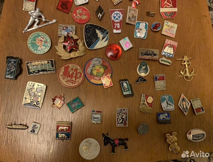 Значки, кокарды и медали СССР