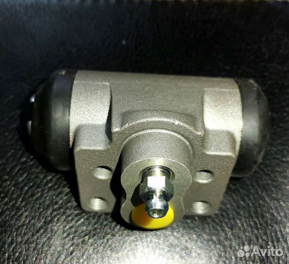 Тормозной цилиндр l200