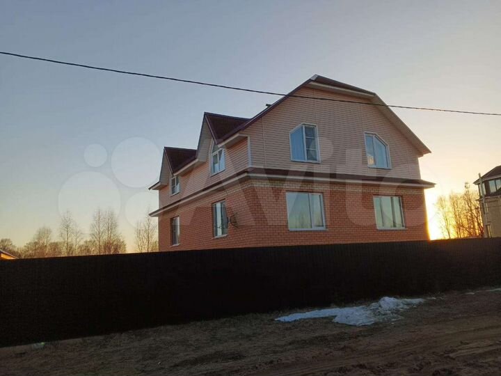 Дом 250 м² на участке 8 сот.