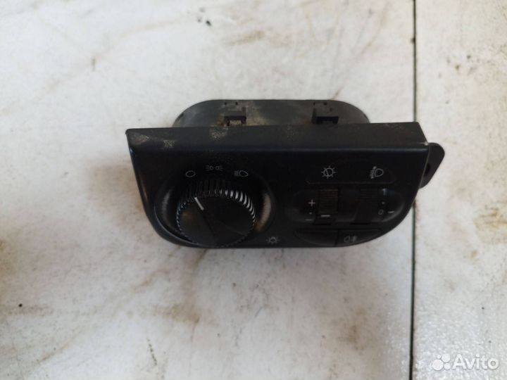 Блок управления светом LADA Priora 2010