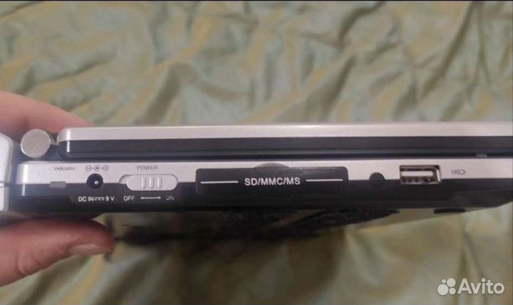 Портативный видеопроигрыватель