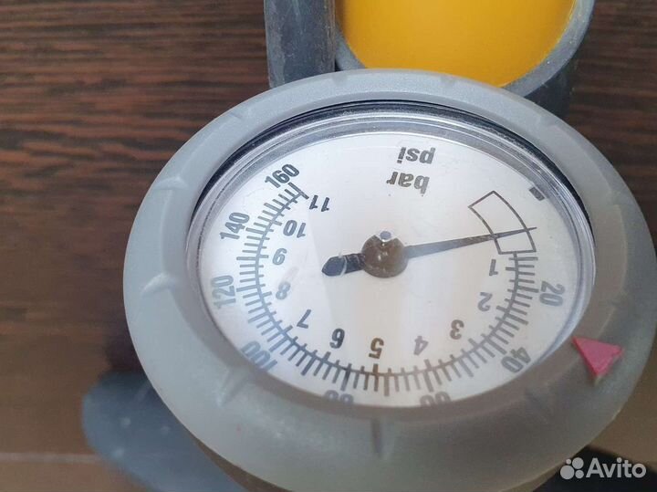 Велонасос с манометром напольный Giyo Air Supply