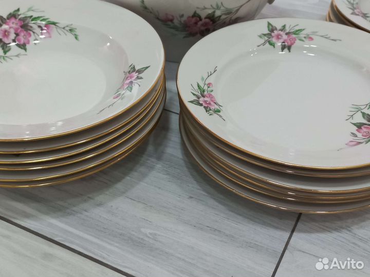 Сервиз столовый СССР. Дулево.27 предметов