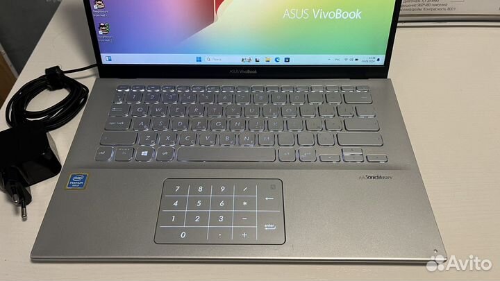 Asus vivobook 14