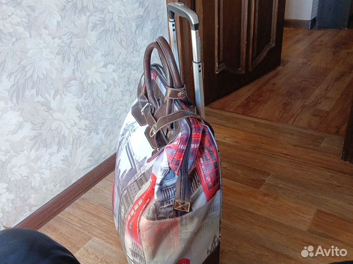 Сумка чемодан на колесах
