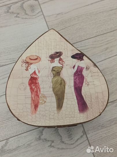 Шкатулка / коробочка