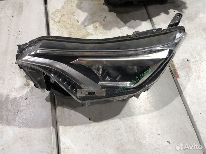 Фара на запчасти Toyota Rav4 2016