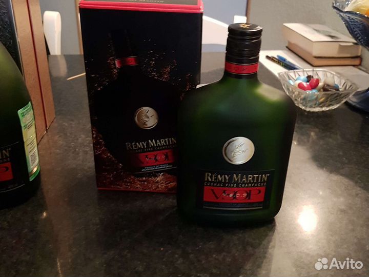 Пустые бутылки стеклянные