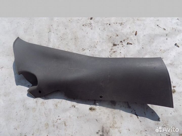 Обшивка стойки Focus I 1998-2004