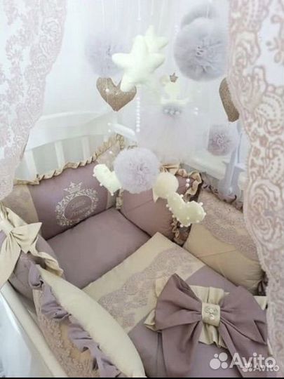 Бортики в кроватку с балдахином