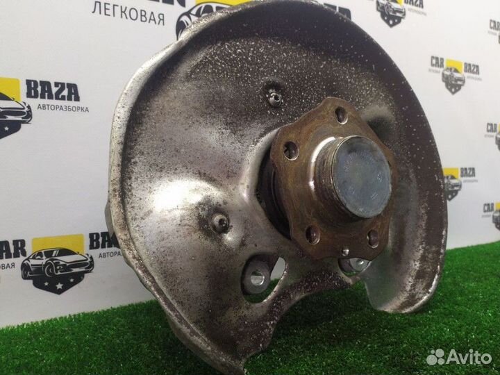 Кулак задний правый Audi A4