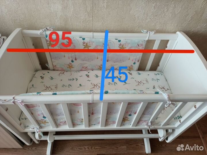 Детская кроватка колыбель с маятником