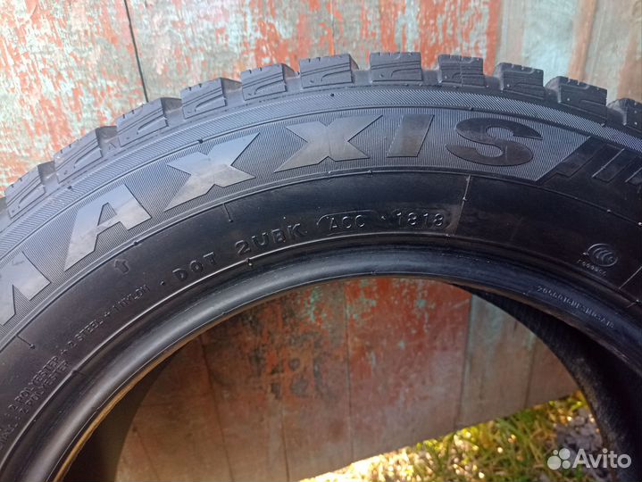Maxxis ArcticTrekker NP3 205/60 R16