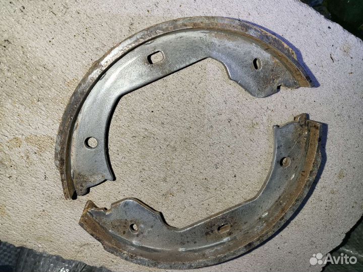 Новые колодки стояночного тормоза BMW F02 F01