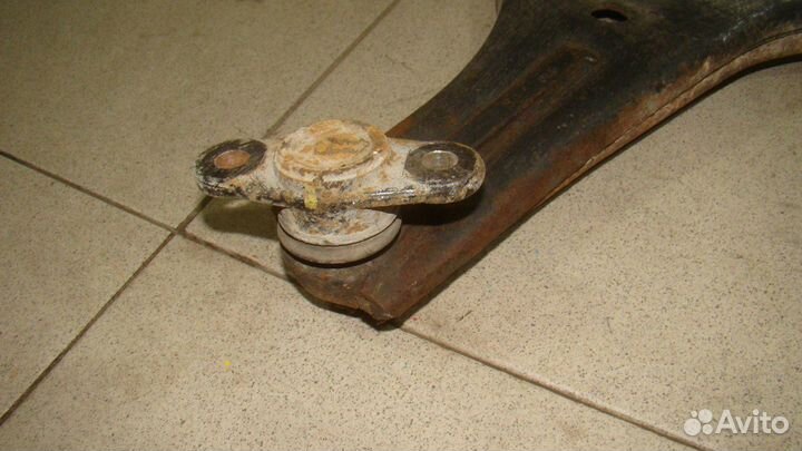 Рычаг передний правый Kia RIO 2 (JB)